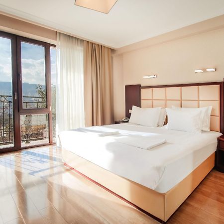Gtm Plaza Hotel Tbilisi Bagian luar foto