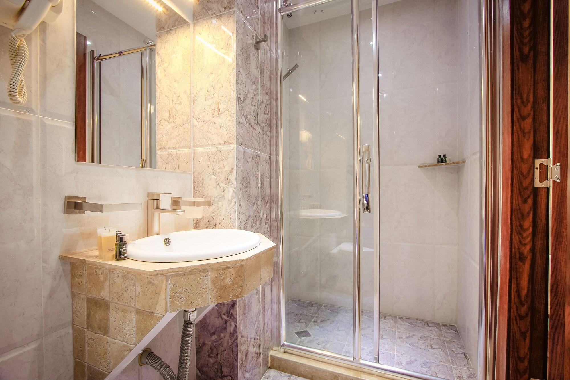 Gtm Plaza Hotel Tbilisi Bagian luar foto