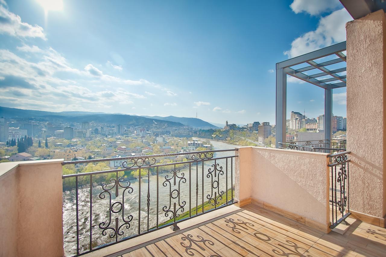 Gtm Plaza Hotel Tbilisi Bagian luar foto