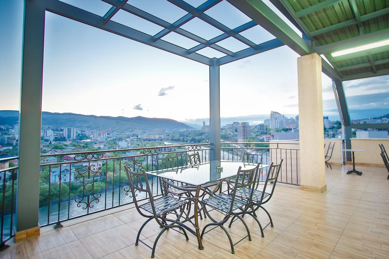 Gtm Plaza Hotel Tbilisi Bagian luar foto