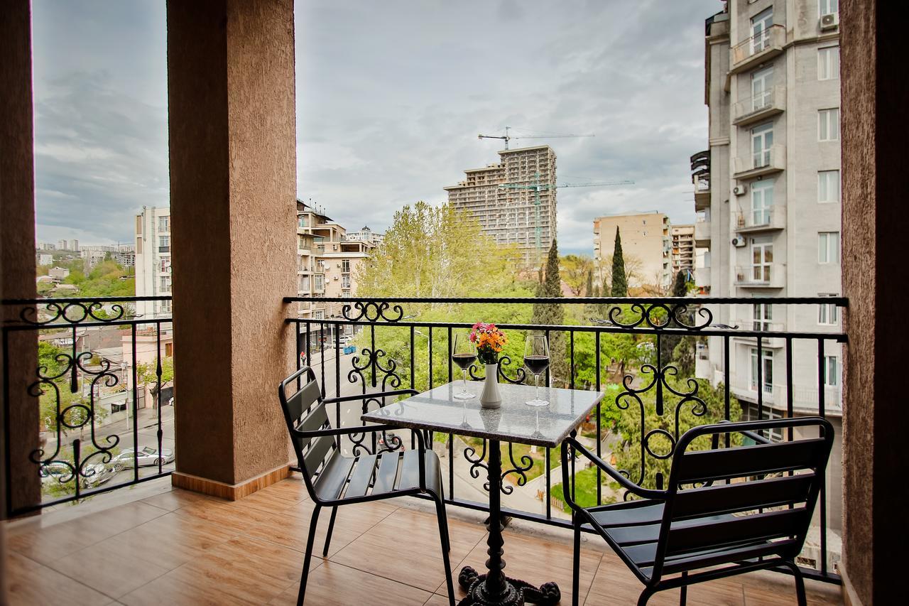 Gtm Plaza Hotel Tbilisi Bagian luar foto