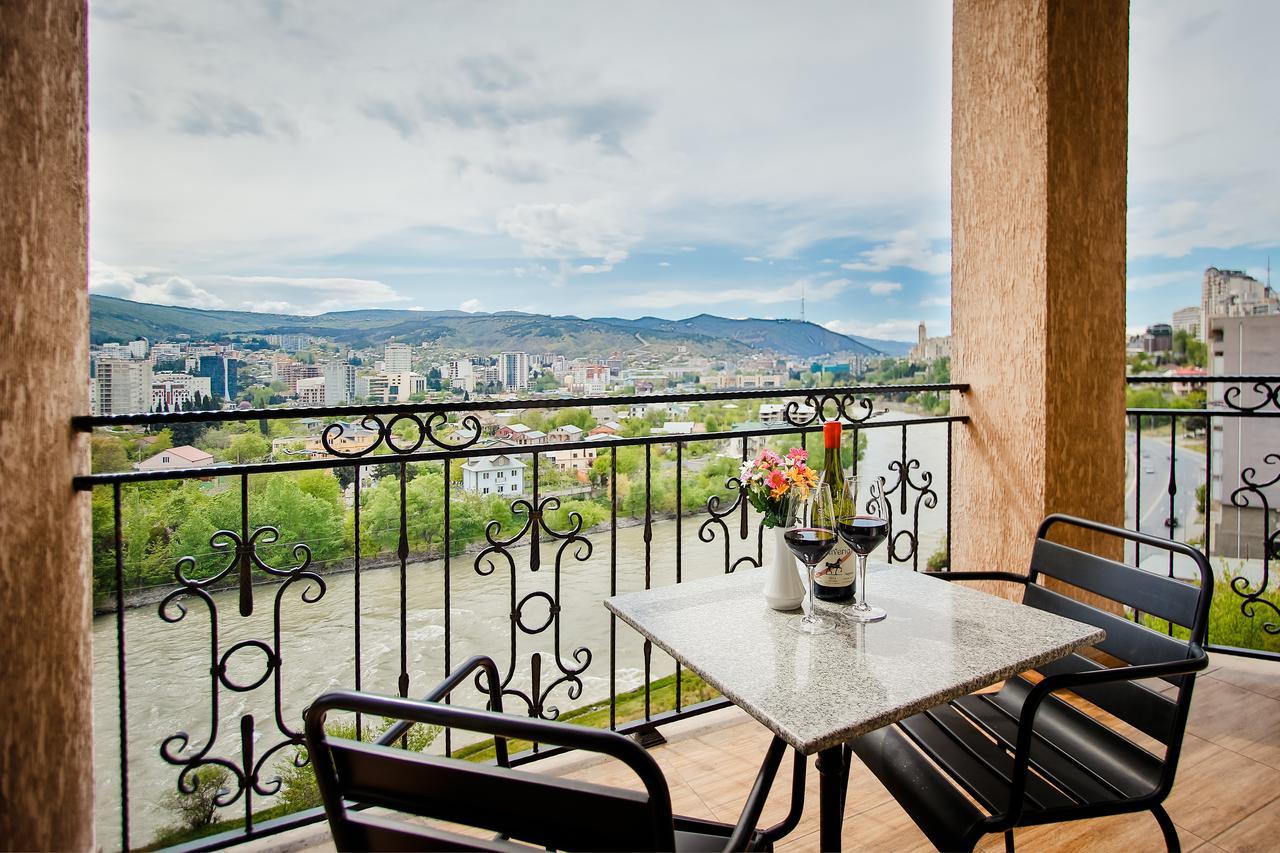 Gtm Plaza Hotel Tbilisi Bagian luar foto