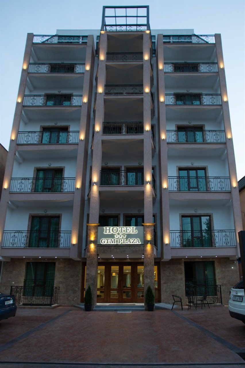Gtm Plaza Hotel Tbilisi Bagian luar foto